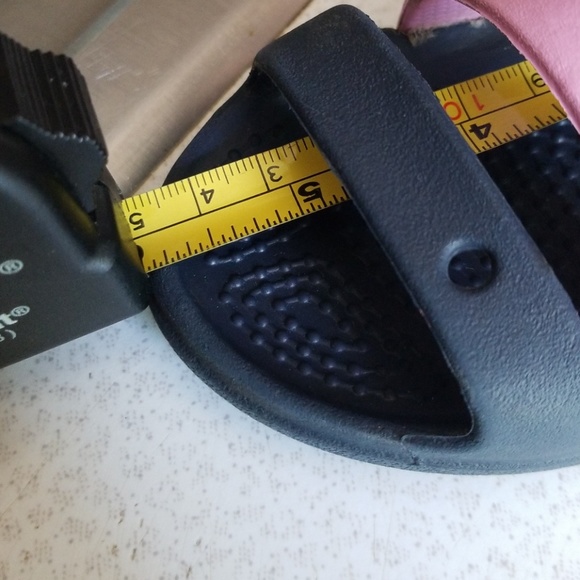 How to measure crocs - Picture 3 of 3